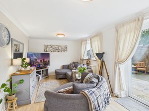 Lounge- click for photo gallery